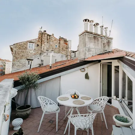 Apartment Casa Del Cuore - Attico Con Terrazza Trieste